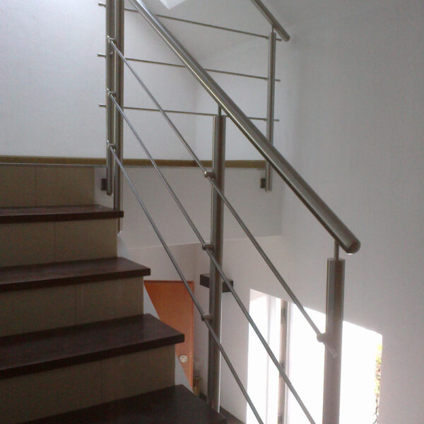 Balustrada schodowa wewnetrzna  600x600